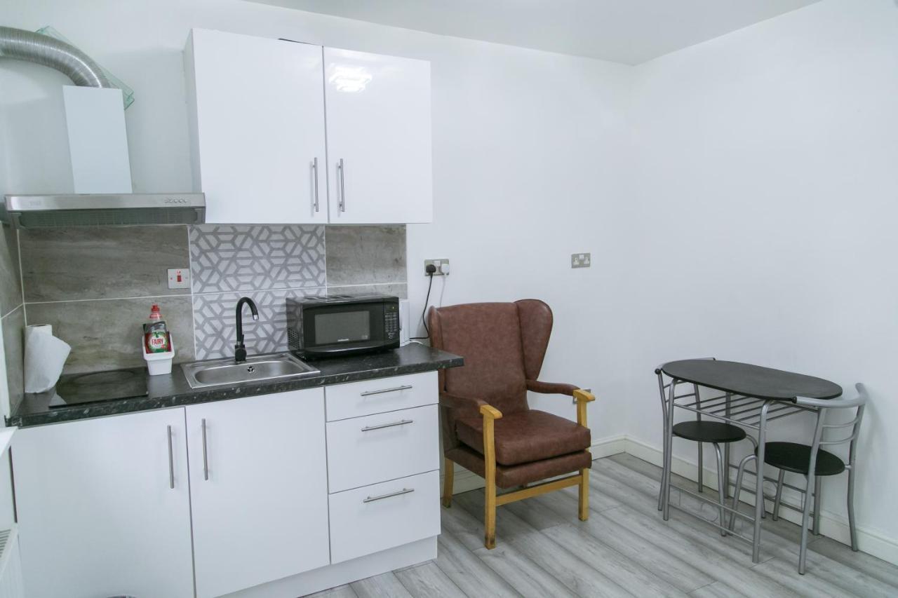Hills View Apartments Манчестер Экстерьер фото