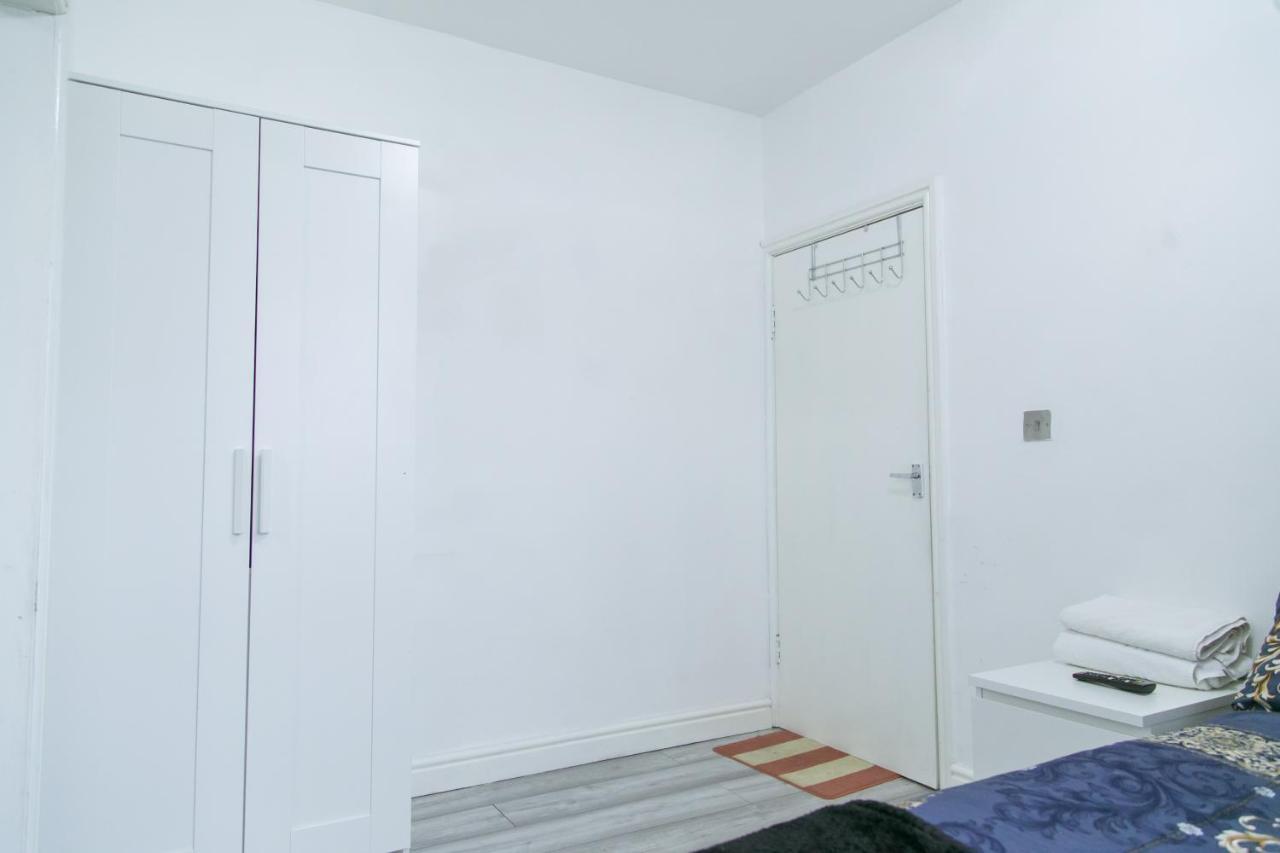 Hills View Apartments Манчестер Экстерьер фото