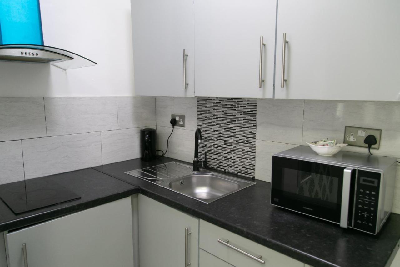 Hills View Apartments Манчестер Экстерьер фото