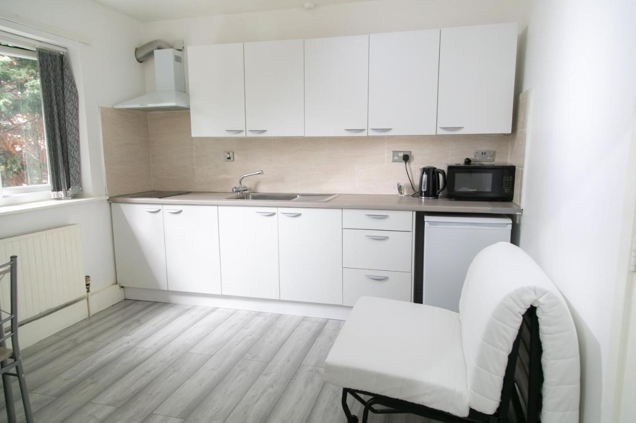 Hills View Apartments Манчестер Экстерьер фото