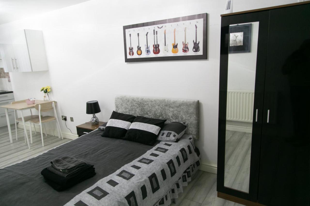 Hills View Apartments Манчестер Экстерьер фото