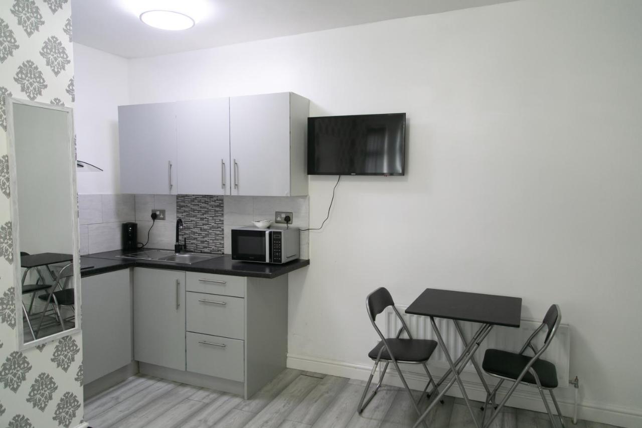Hills View Apartments Манчестер Экстерьер фото