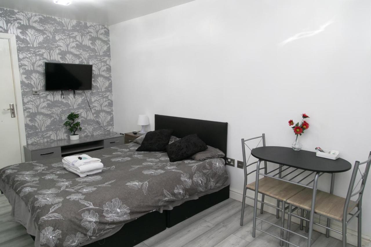 Hills View Apartments Манчестер Экстерьер фото
