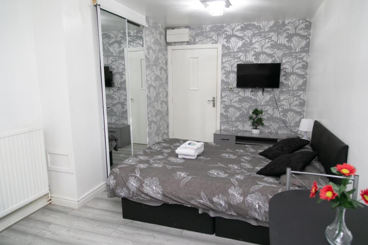 Hills View Apartments Манчестер Экстерьер фото