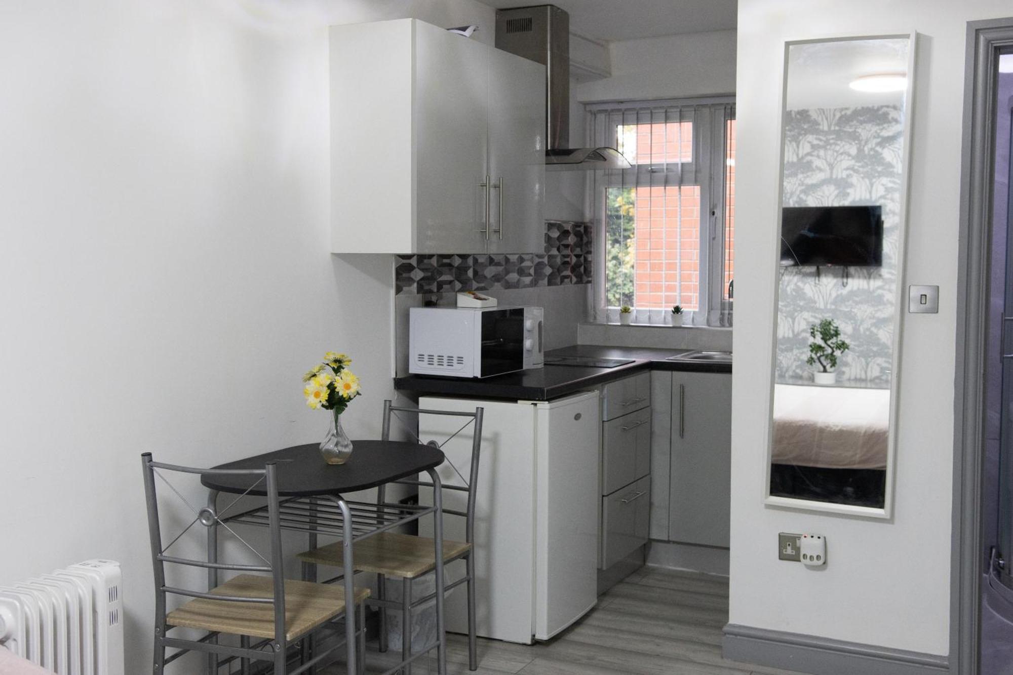 Hills View Apartments Манчестер Экстерьер фото