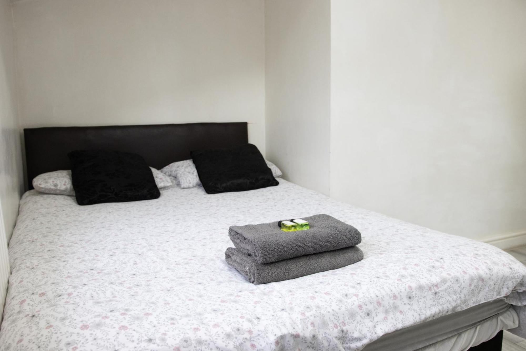 Hills View Apartments Манчестер Экстерьер фото