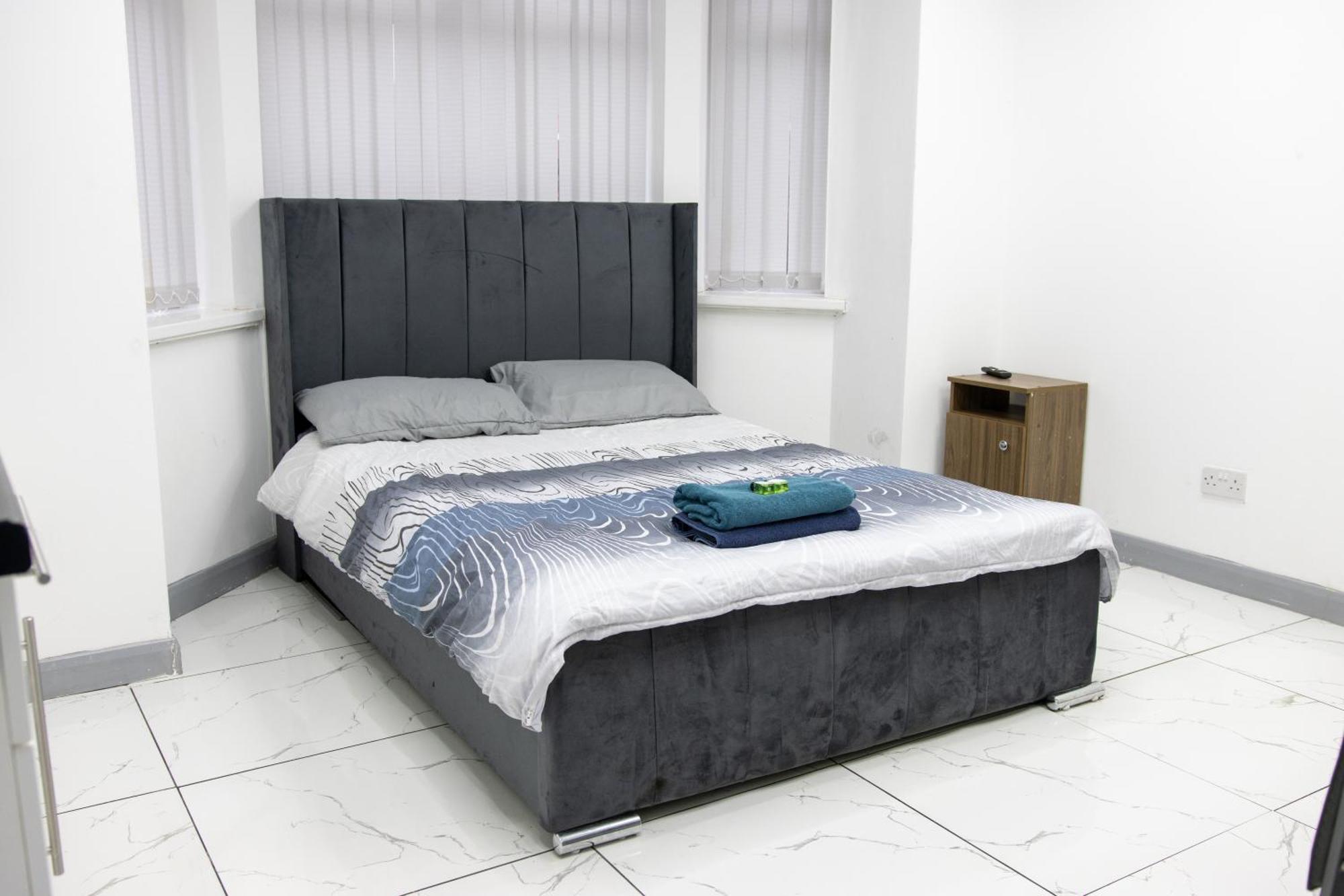 Hills View Apartments Манчестер Экстерьер фото